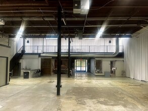 1429 Fairmont Ave NW, Atlanta, GA for lease Interior Photo- Image 2 of 4