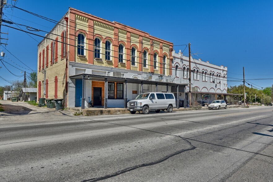 103 N Main, Moulton, TX à vendre - Photo du bâtiment - Image 3 de 33