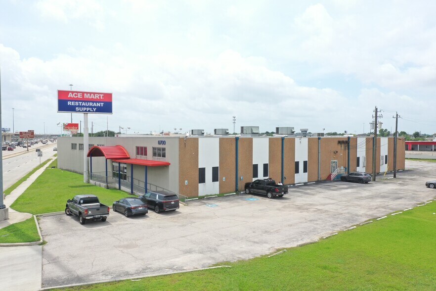 6700 Gulf Fwy, Houston, TX à vendre - Photo du bâtiment - Image 1 de 12