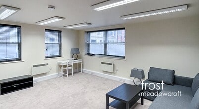 10 Hornton Pl, Londres à louer Photo intérieure- Image 1 de 1