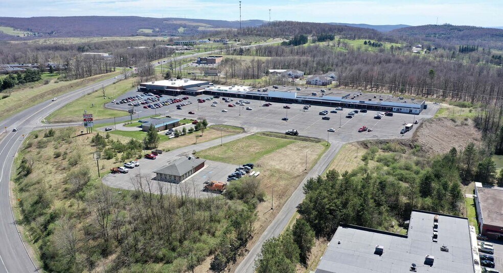 10701 New Georges Creek Rd SW, Frostburg, MD à louer - Photo du bâtiment - Image 2 de 4