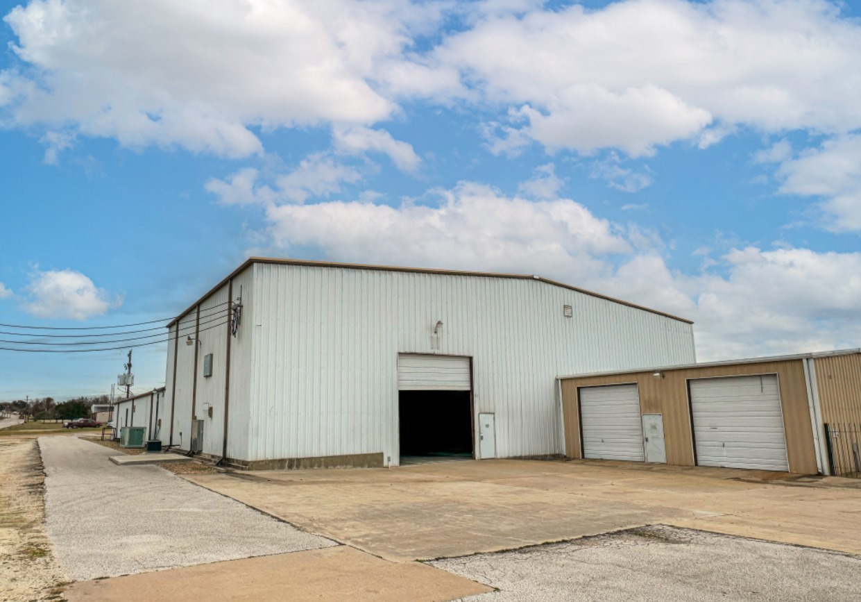 1701 Industrial Blvd, Brenham, TX for lease Building Photo- Image 1 of 11