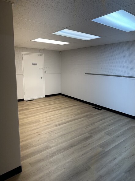 4911 Industrial Rd, Fort Wayne, IN for lease - Building Photo - Image 2 of 10