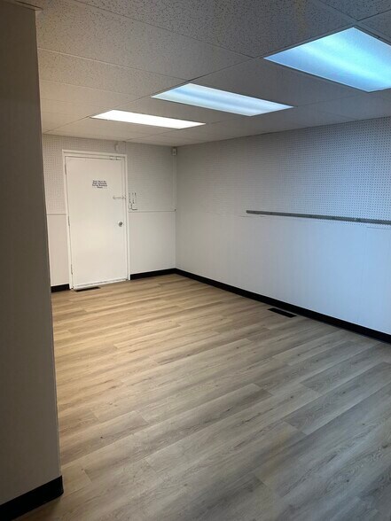 4911 Industrial Rd, Fort Wayne, IN à louer - Photo du bâtiment - Image 2 de 10