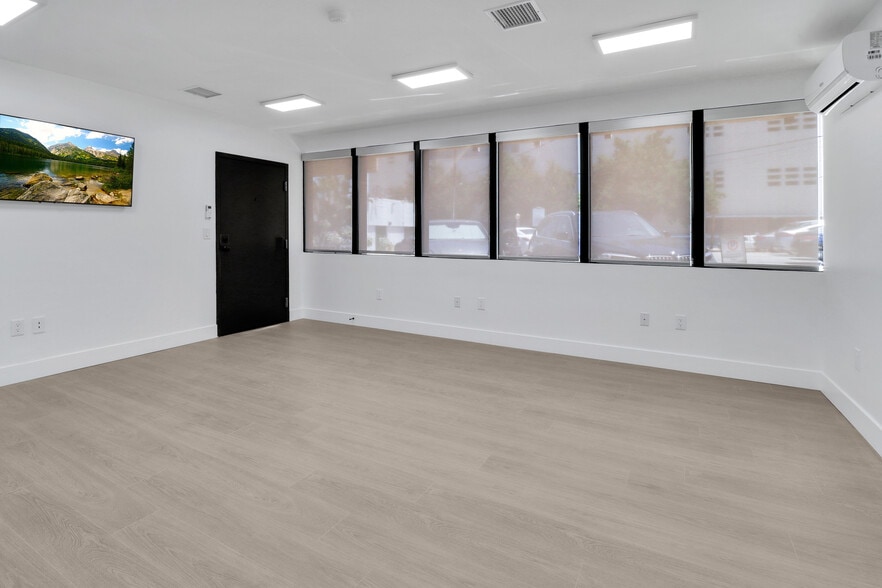 14852 Ventura Blvd, Sherman Oaks, CA for lease - Interior Photo - Image 3 of 11