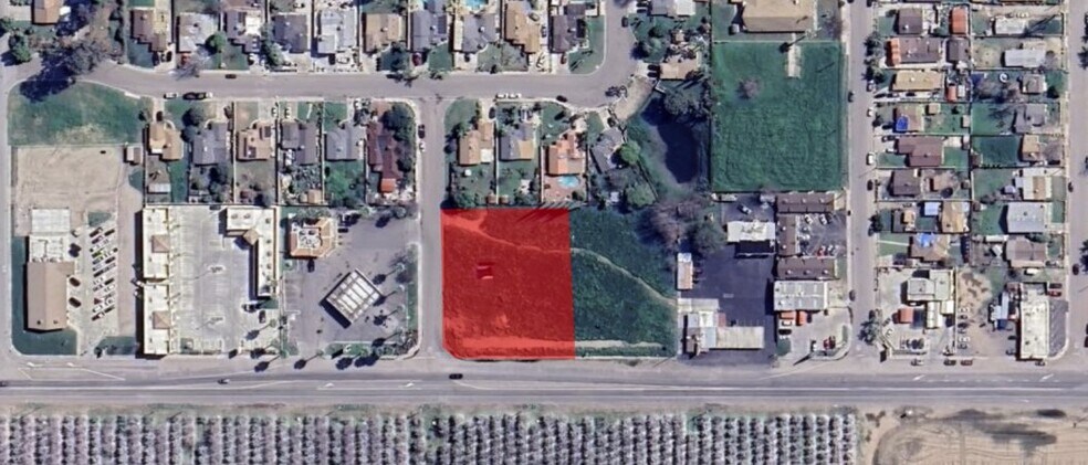 9111 Weedpatch Hwy, Lamont, CA à vendre - Photo du bâtiment - Image 2 de 3