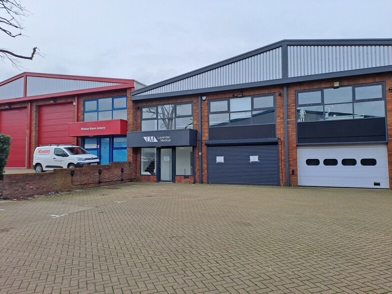 Amor Way, Letchworth Garden City for lease - Building Photo - Image 1 of 8