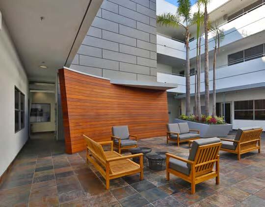 2825 Santa Monica Blvd, Santa Monica, CA à louer - Photo du bâtiment - Image 2 de 6