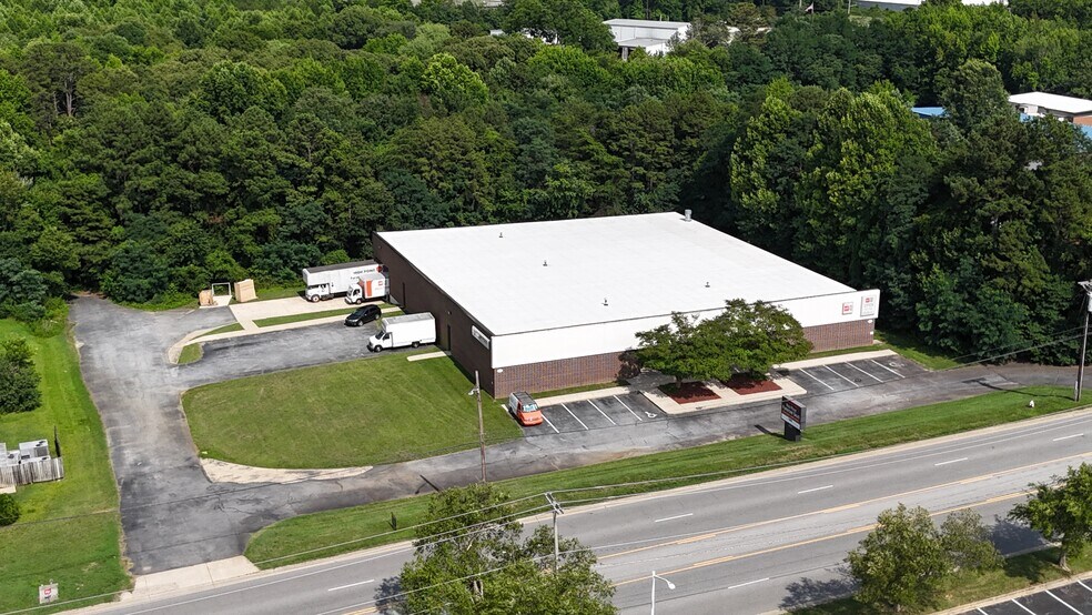 2035 Brentwood St, High Point, NC à louer - Aérien - Image 2 de 5