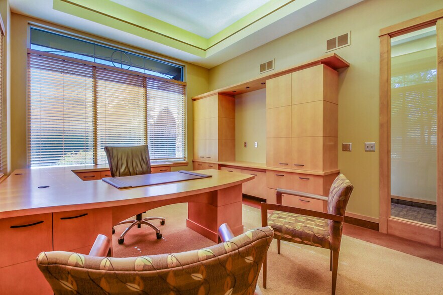 659 W Hamilton Ave, Eau Claire, WI à vendre - Photo intérieure - Image 2 de 56