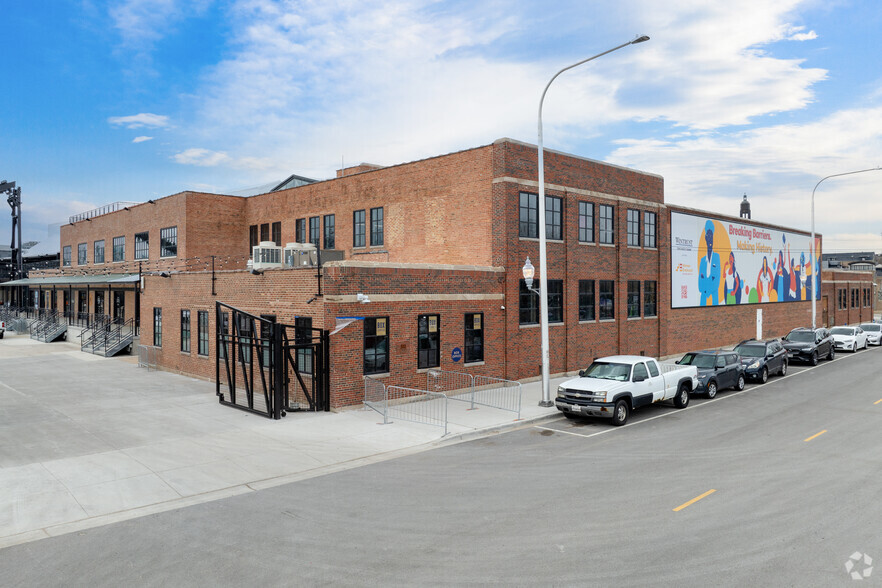 1357 N Elston Ave, Chicago, IL for lease - Building Photo - Image 2 of 4