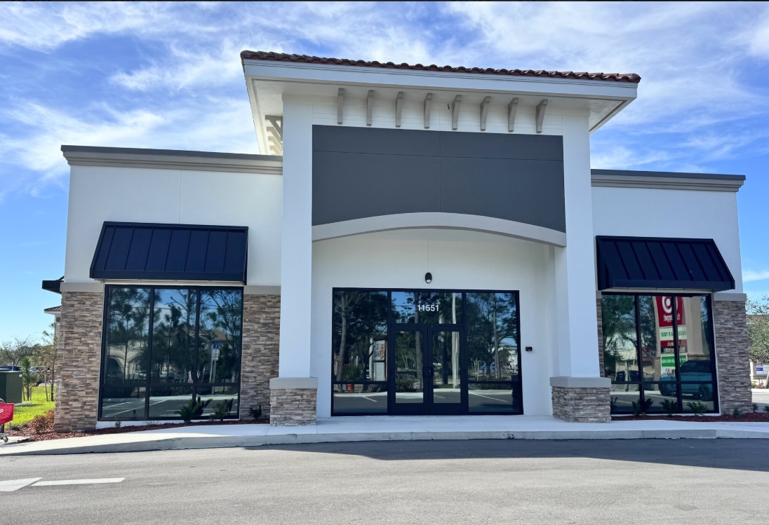 11551 Majestic Palms Blvd, Fort Myers, FL à louer Photo principale- Image 1 de 3