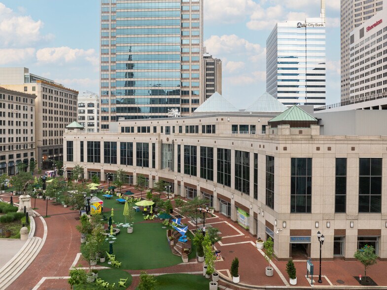 120 Monument Cir, Indianapolis, IN à louer - Photo du bâtiment - Image 2 de 15