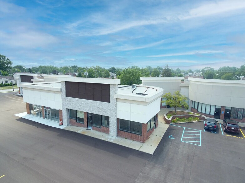 14605-14709 Northline Rd, Southgate, MI à louer - Photo du bâtiment - Image 2 de 3