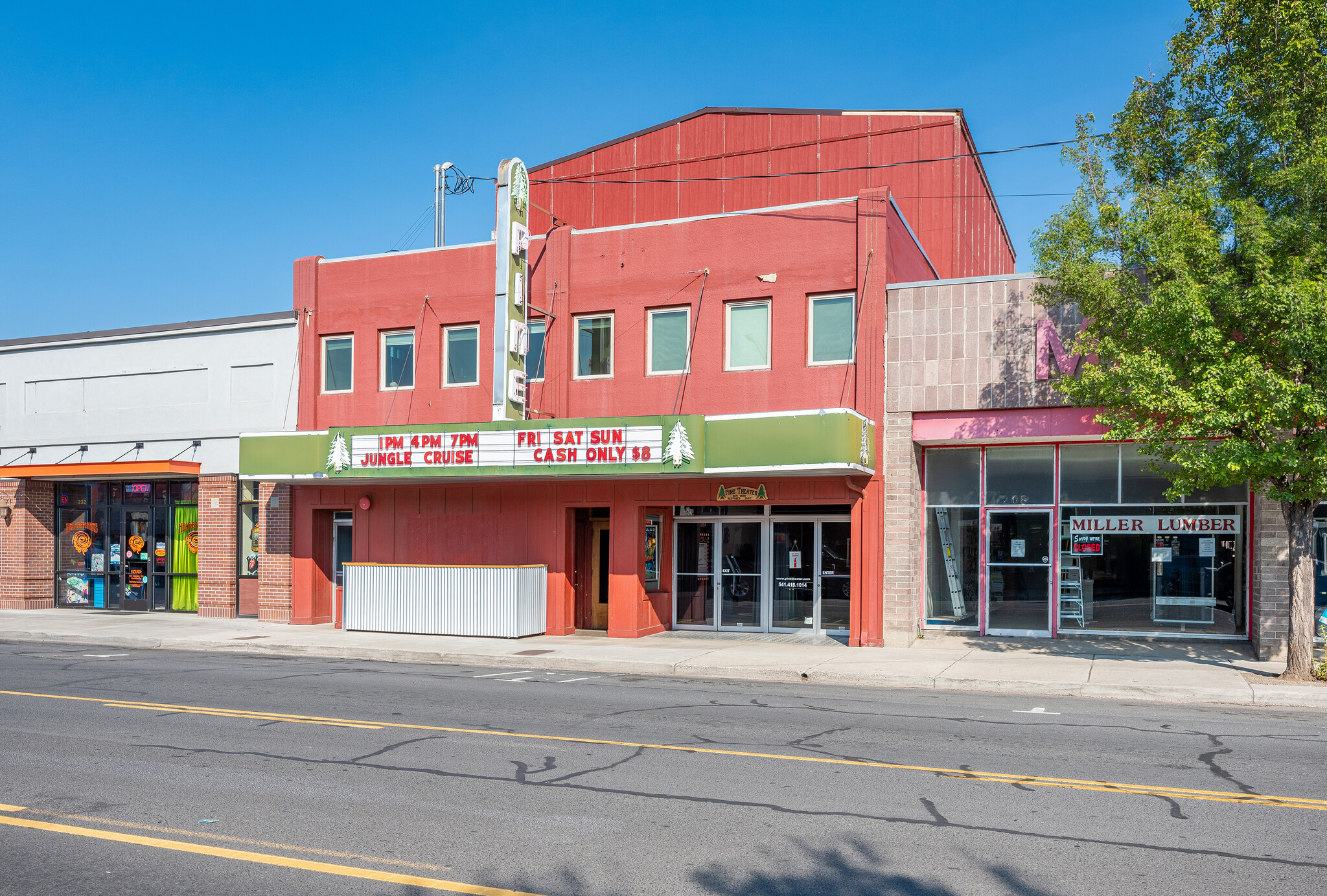 216 N Main St, Prineville, OR à vendre Photo du bâtiment- Image 1 de 1