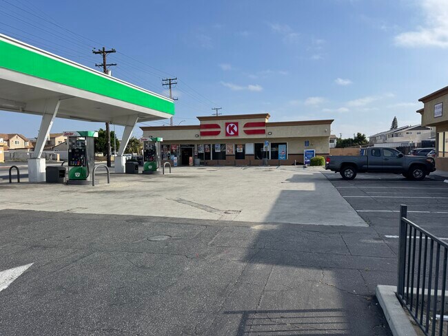 More details for 5001 Clara St, Cudahy, CA - Retail for Sale