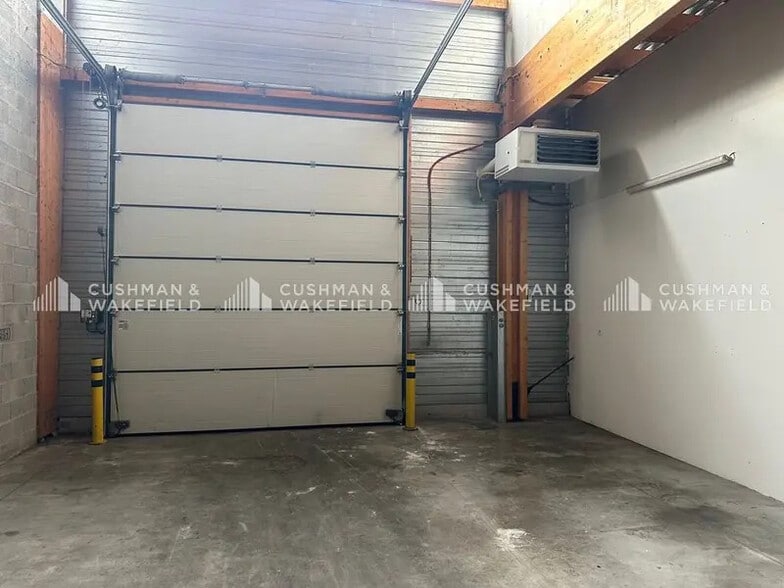 Flex in Strasbourg for lease - Interior Photo - Image 1 of 9