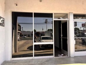 22738 Ventura Blvd, Woodland Hills, CA for lease Interior Photo- Image 1 of 3