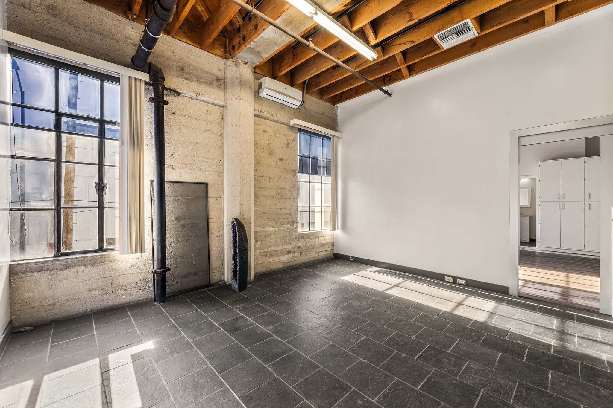 932 Wilson St, Los Angeles, CA à louer Photo intérieure- Image 1 de 3