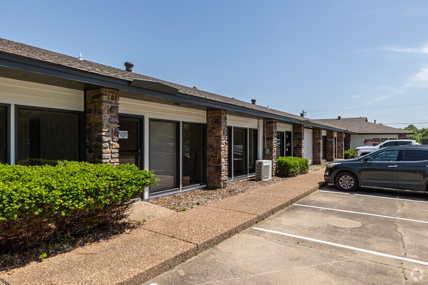 2003 SE Walton Blvd, Bentonville, AR à vendre - Photo du bâtiment - Image 3 de 3