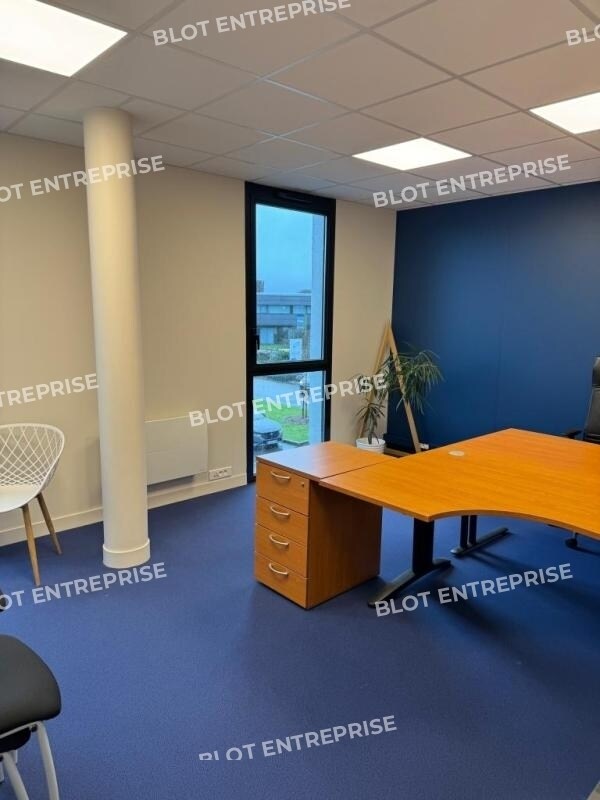 Office in Guipavas for lease Interior Photo- Image 1 of 7