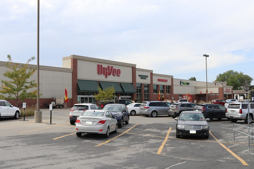 3800 Lincoln Way, Ames, IA à louer - Photo du bâtiment - Image 2 de 2