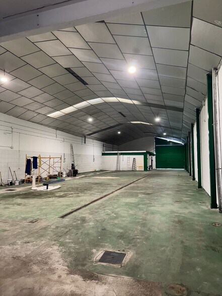 Calle de la Pirotécnia, 33, Madrid, Madrid à louer - Photo du bâtiment - Image 3 de 21