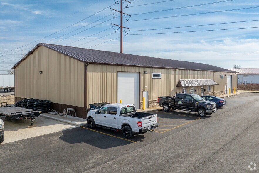 1563-1573 86th Pl, Merrillville, IN à louer - Photo du bâtiment - Image 2 de 4