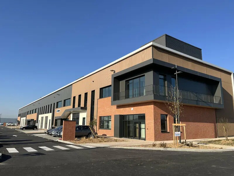 Flex in Saint-Priest for lease Building Photo- Image 1 of 16