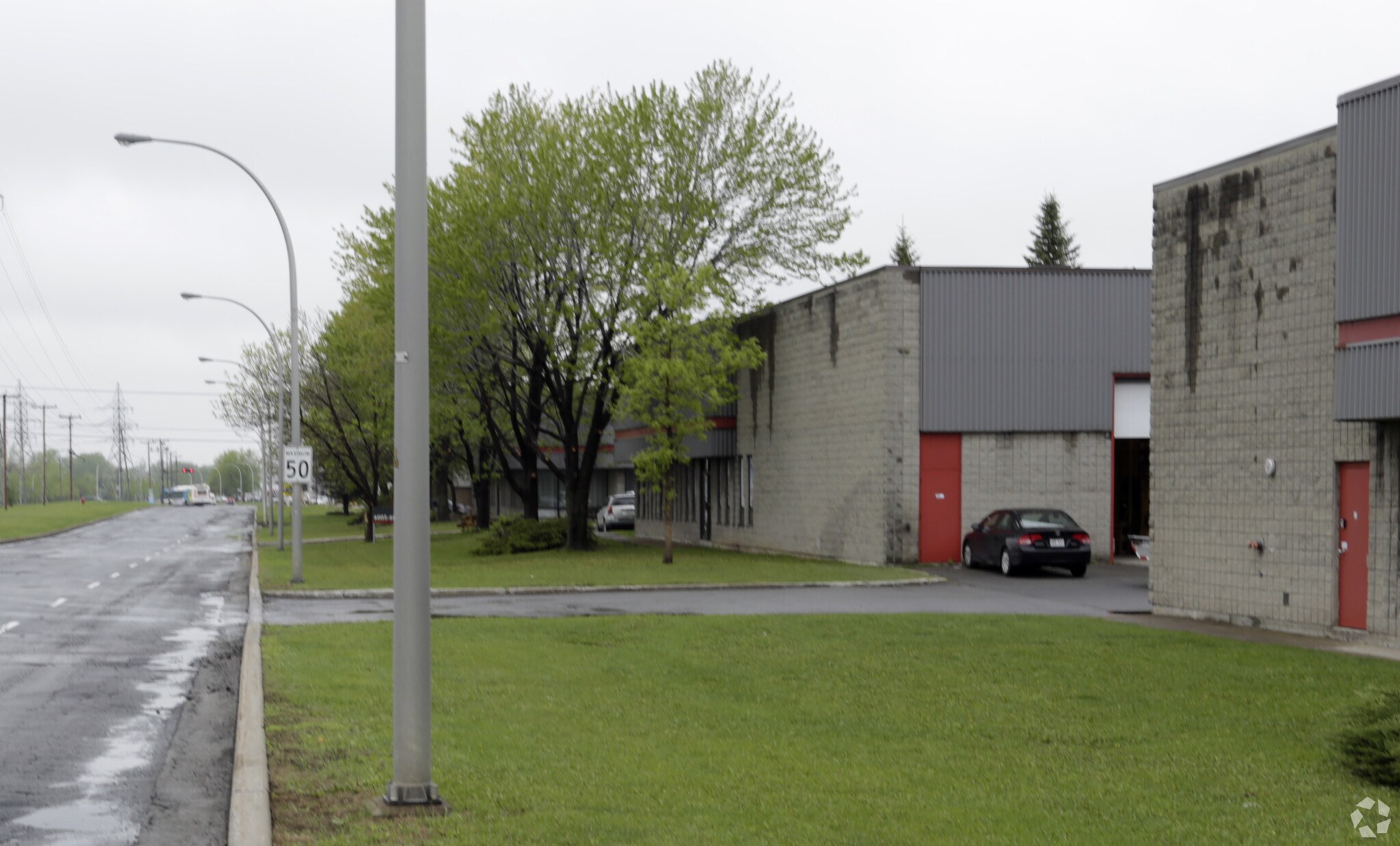 6005-6077 Boul Thimens, Montréal, QC à vendre Photo principale- Image 1 de 1