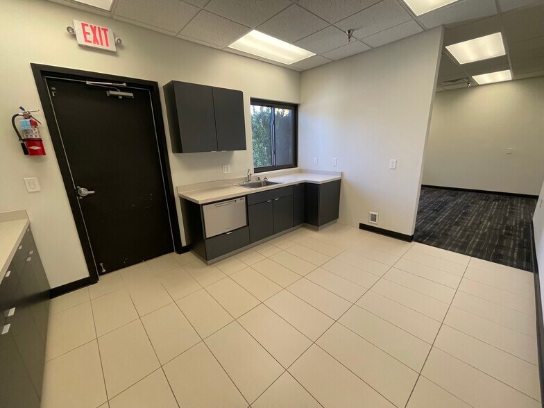 2700 Farmington Ave, Farmington, NM à vendre - Photo du bâtiment - Image 2 de 54