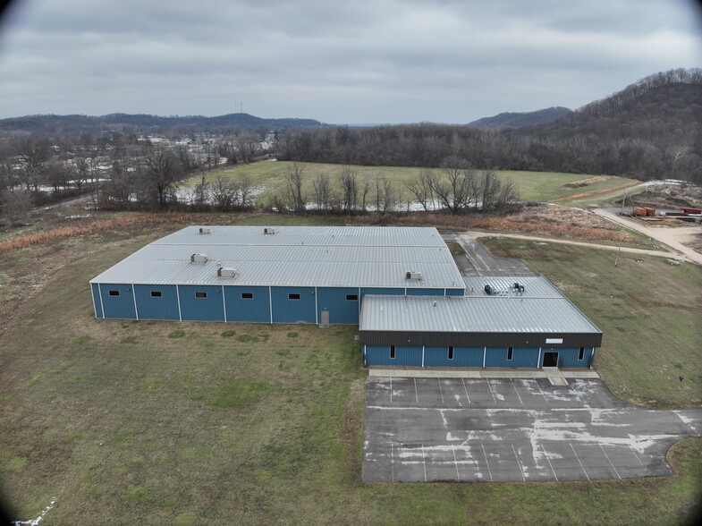 3650 W Industrial Dr, Louisiana, MO for sale - Matterport Community - Image 3 of 23