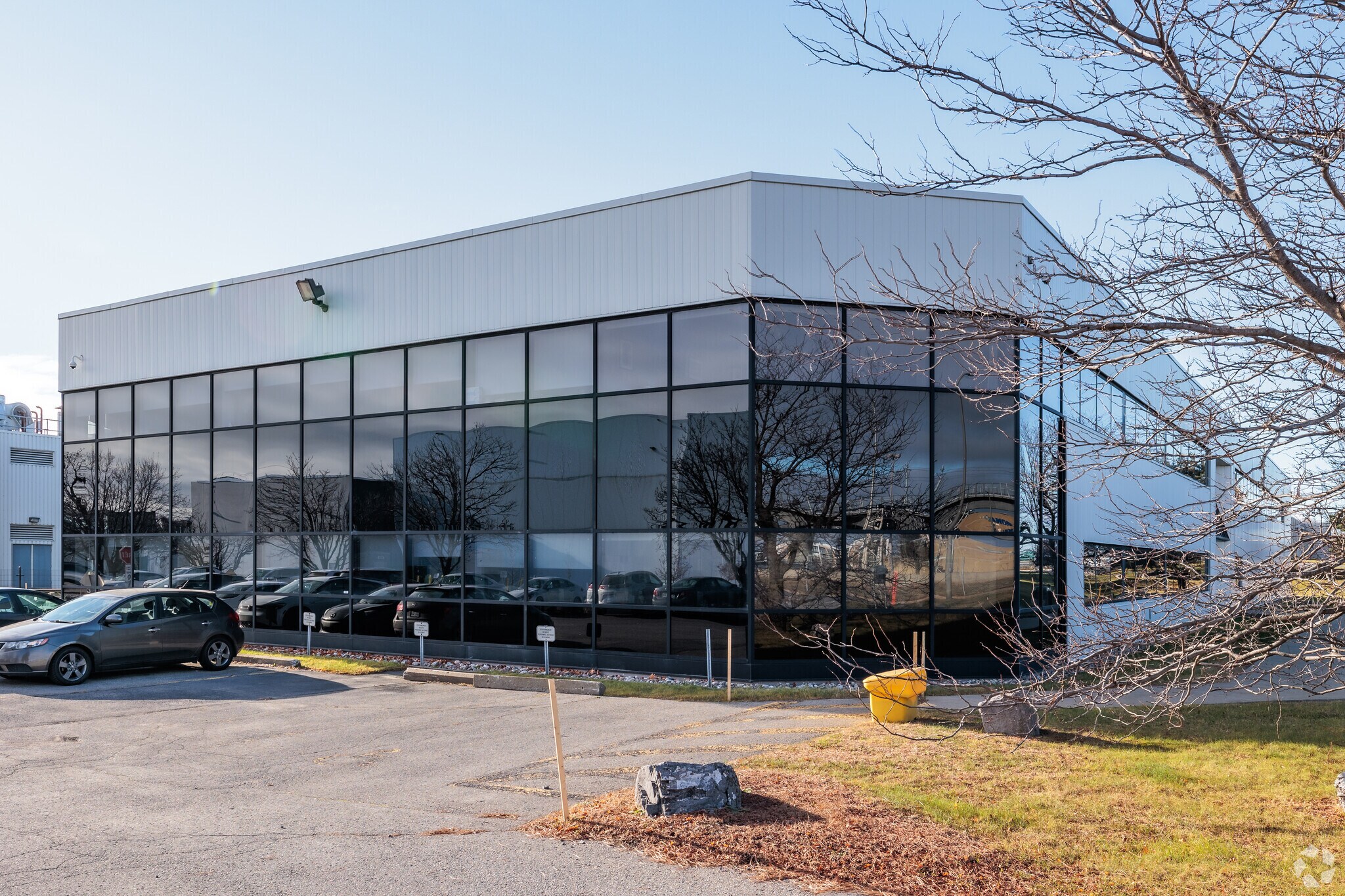 7500 Rte Transcanadienne, Pointe-claire, QC for sale Primary Photo- Image 1 of 1