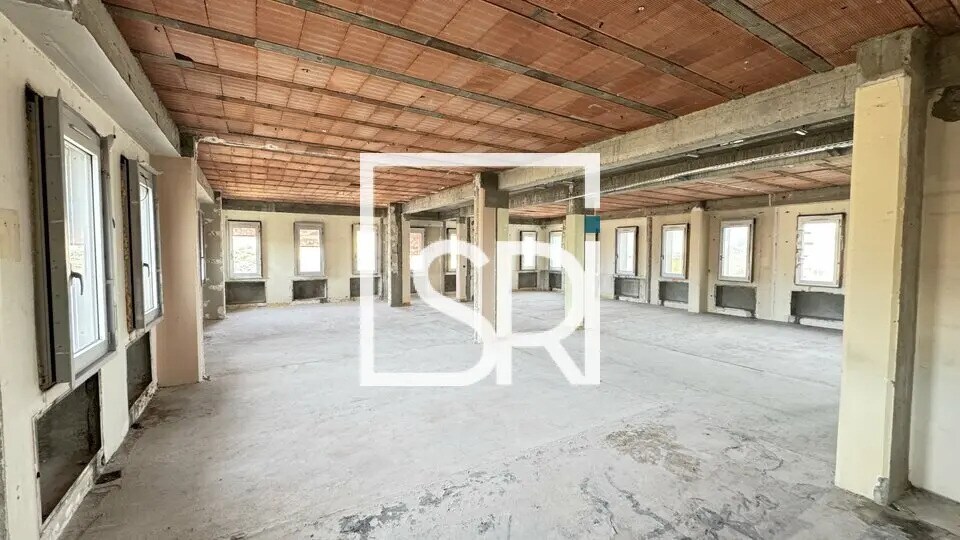 Office in Clermont-Ferrand for sale Interior Photo- Image 1 of 10