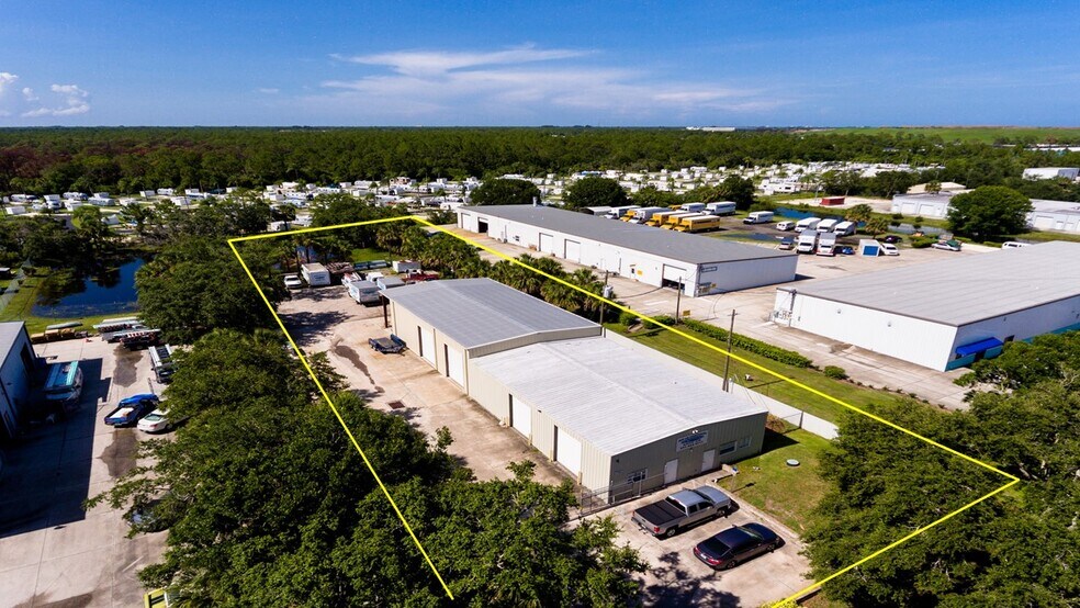 4180 Dow Rd, Melbourne, FL à louer - Photo du bâtiment - Image 2 de 12