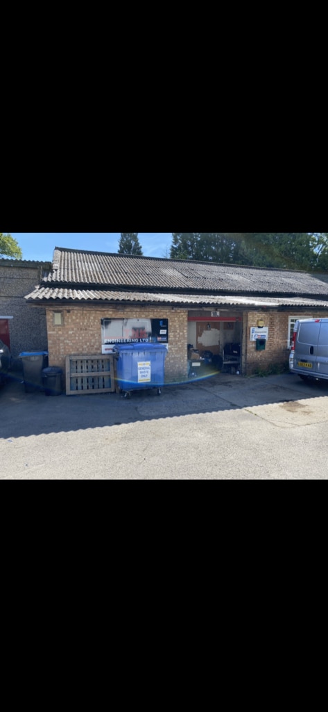 Ivy Dene Ln, East Grinstead for lease Primary Photo- Image 1 of 8