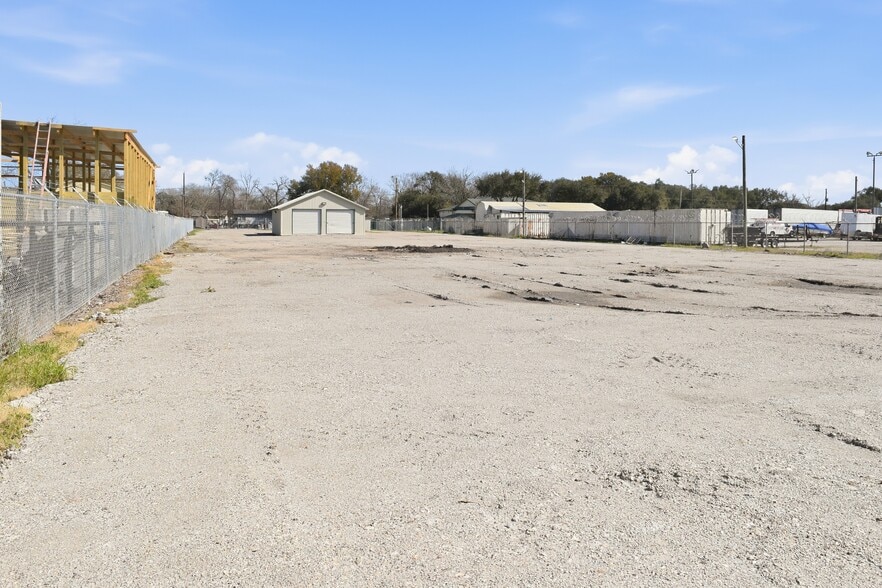 12115 West Dr, Cypress, TX for lease - Building Photo - Image 3 of 47