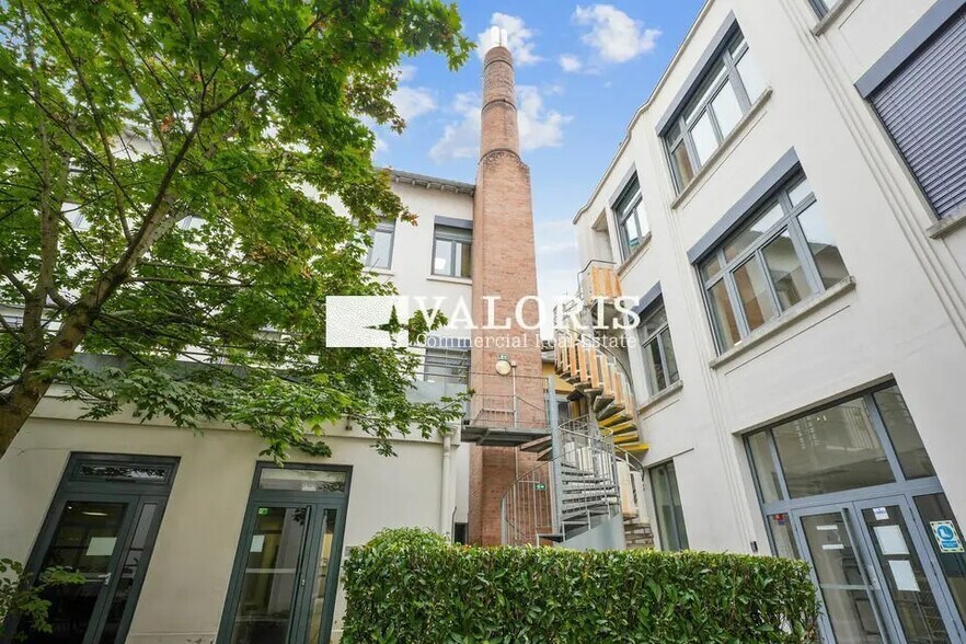 Office in Lyon for sale - Building Photo - Image 3 of 12