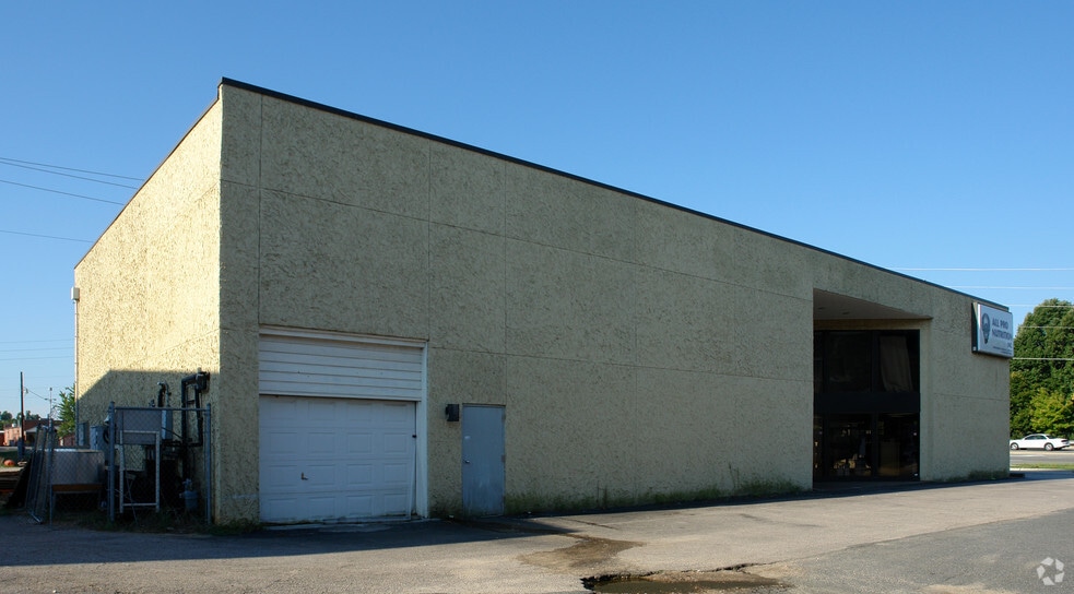 6014 Duraleigh Rd, Raleigh, NC à louer - Photo du bâtiment - Image 3 de 4