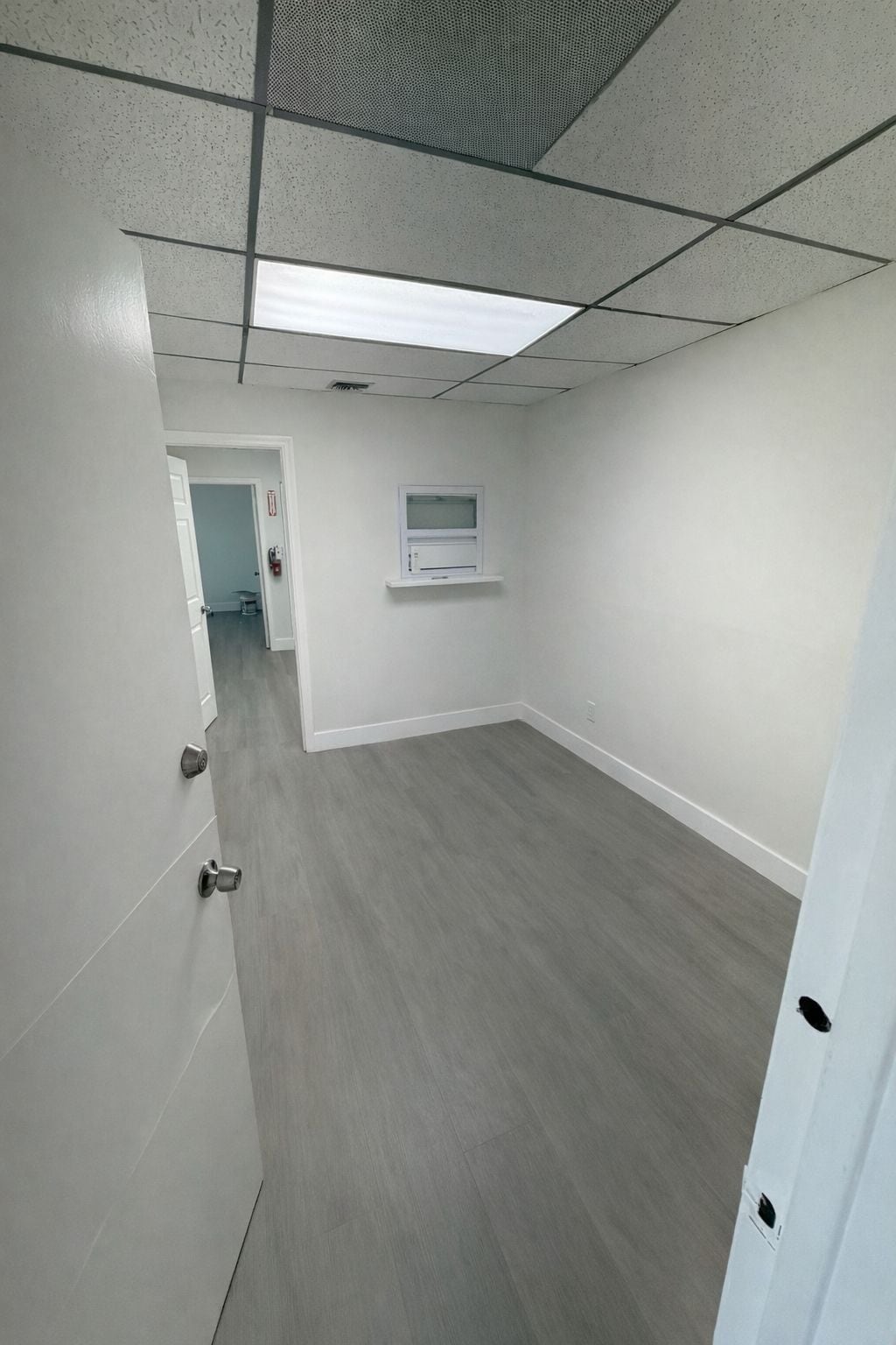 3383 NW 7th St, Miami, FL for lease Interior Photo- Image 1 of 7