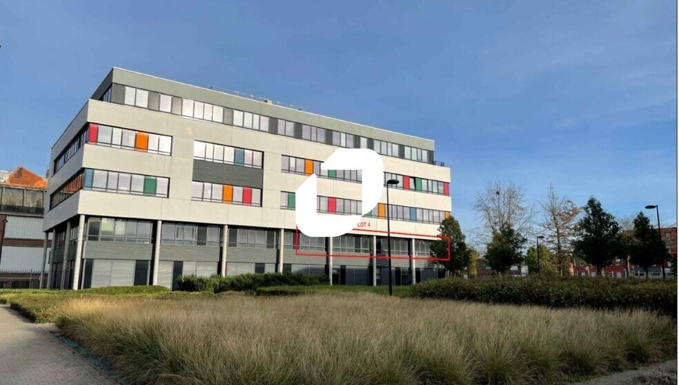 Bureau dans Roubaix à louer - Photo du bâtiment - Image 2 de 7
