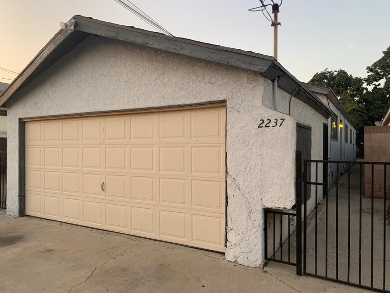 2237 E Harding St, Long Beach, CA à vendre - Photo du bâtiment - Image 2 de 8