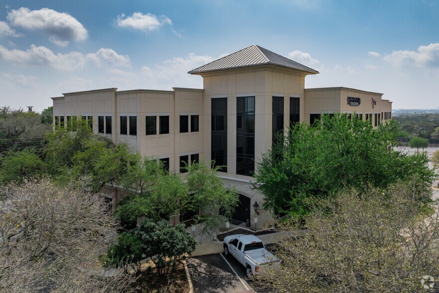3602 Paesanos Pky, San Antonio, TX à louer - Photo du bâtiment - Image 3 de 18