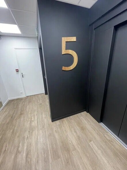 Bureau dans Courbevoie à vendre - Photo intérieure - Image 2 de 29