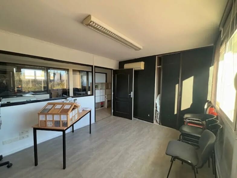 Bureau dans Monteux à louer - Photo intérieure - Image 3 de 12