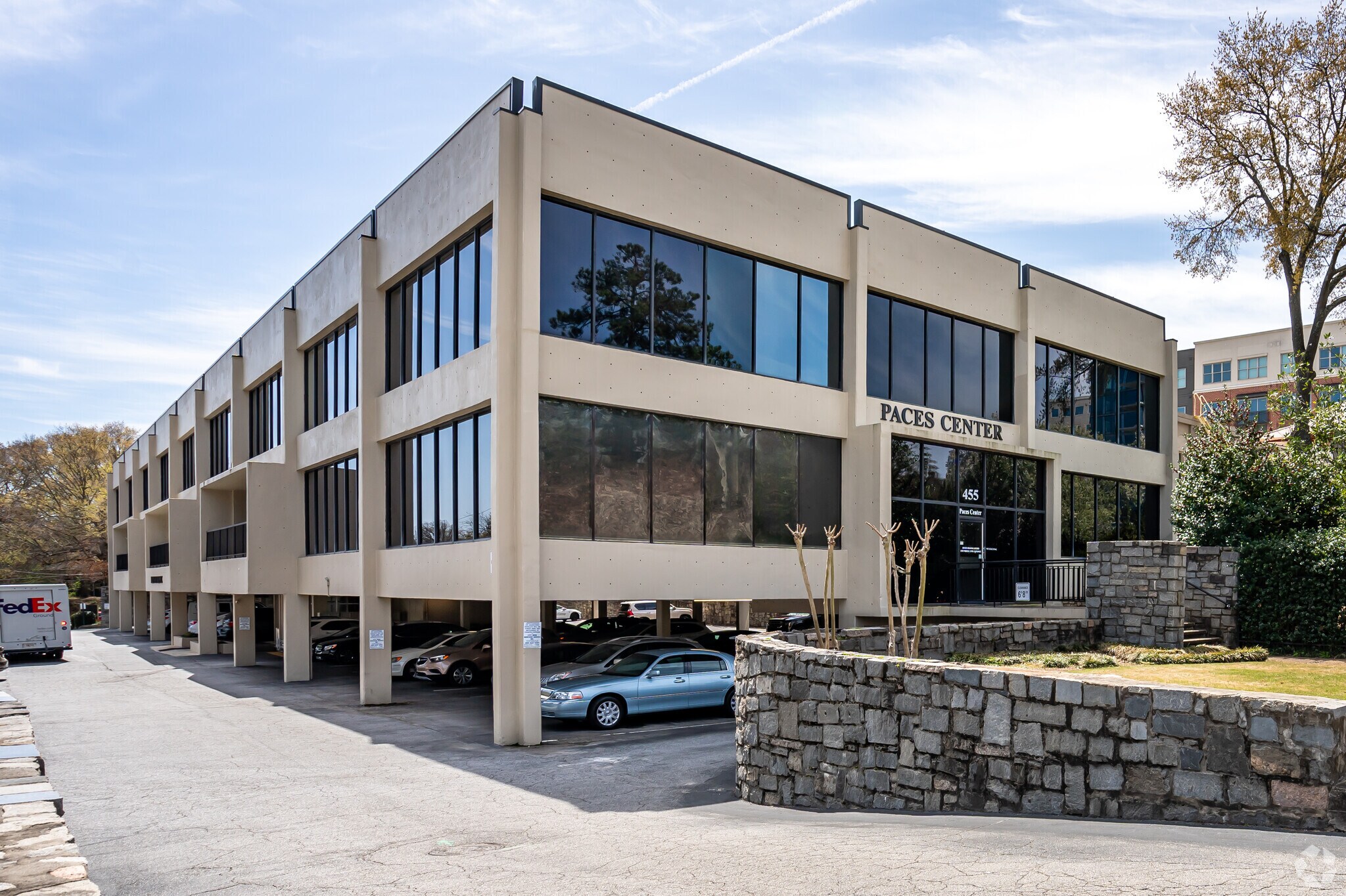 455 E Paces Ferry Rd NE, Atlanta, GA à louer Photo du bâtiment- Image 1 de 7
