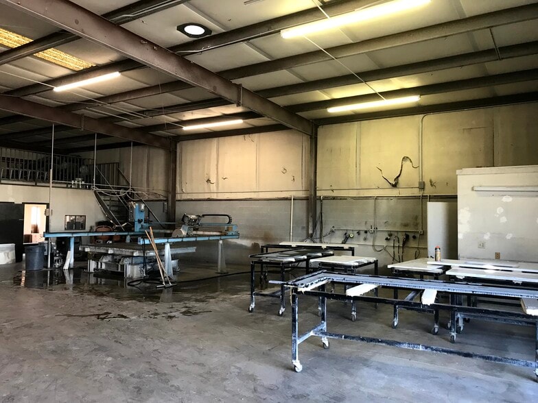 3106 W Lincoln St, Phoenix, AZ for lease - Interior Photo - Image 2 of 17