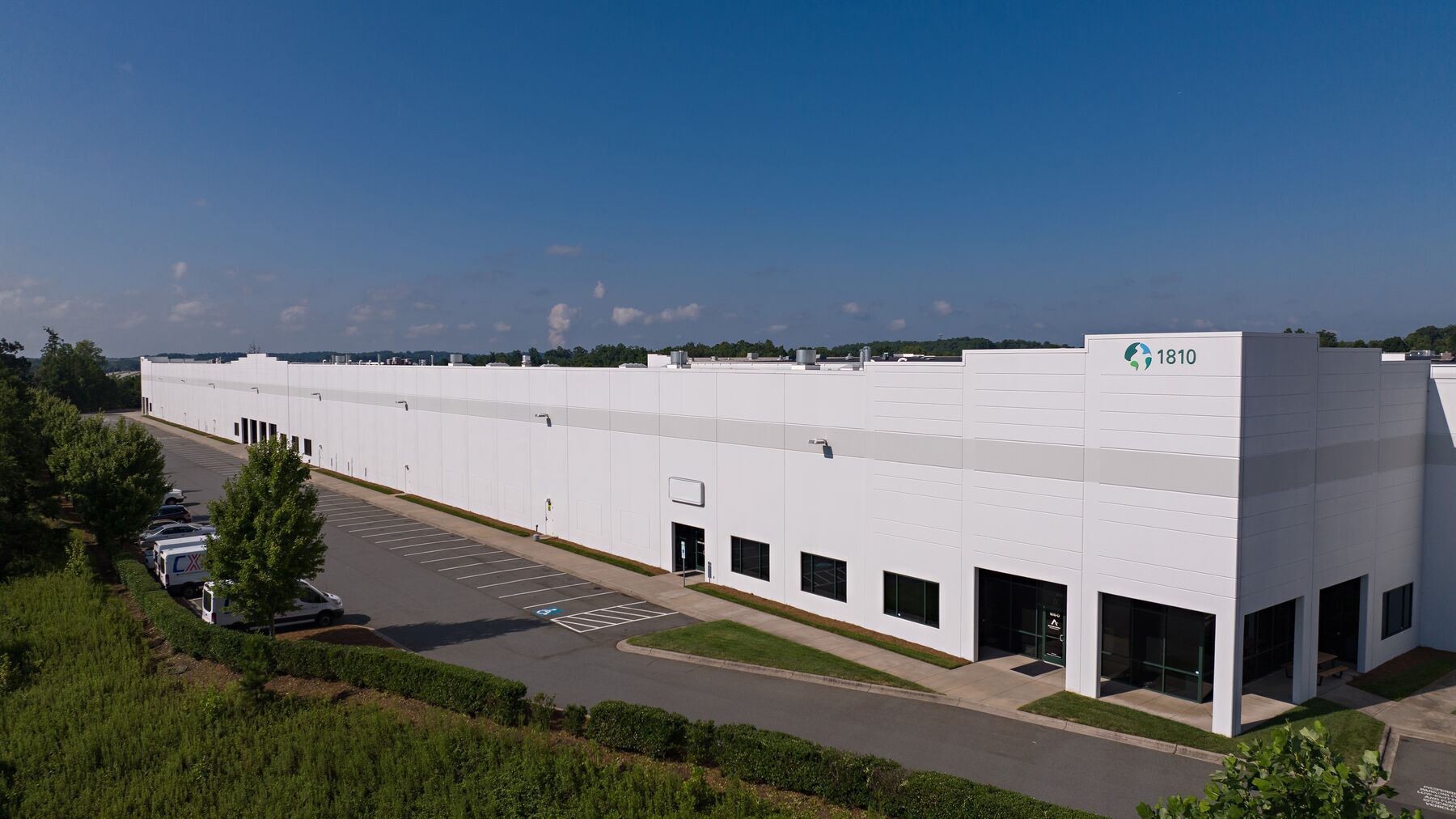 1810 W Pointe Dr, Charlotte, NC for lease Building Photo- Image 1 of 5