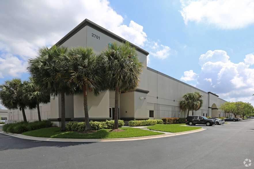 2701 SW 145th Ave, Miramar, FL à louer - Photo du bâtiment - Image 2 de 4