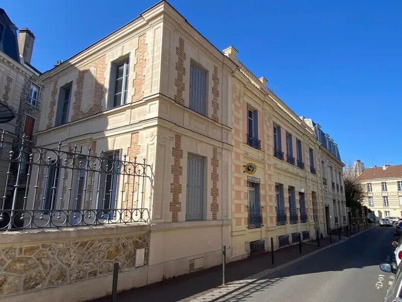 Bureau dans Saint-Germain-en-Laye à louer - Photo du bâtiment - Image 1 de 20